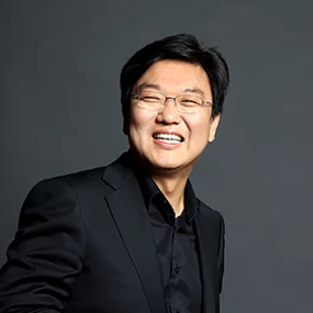 예술감독 최은식